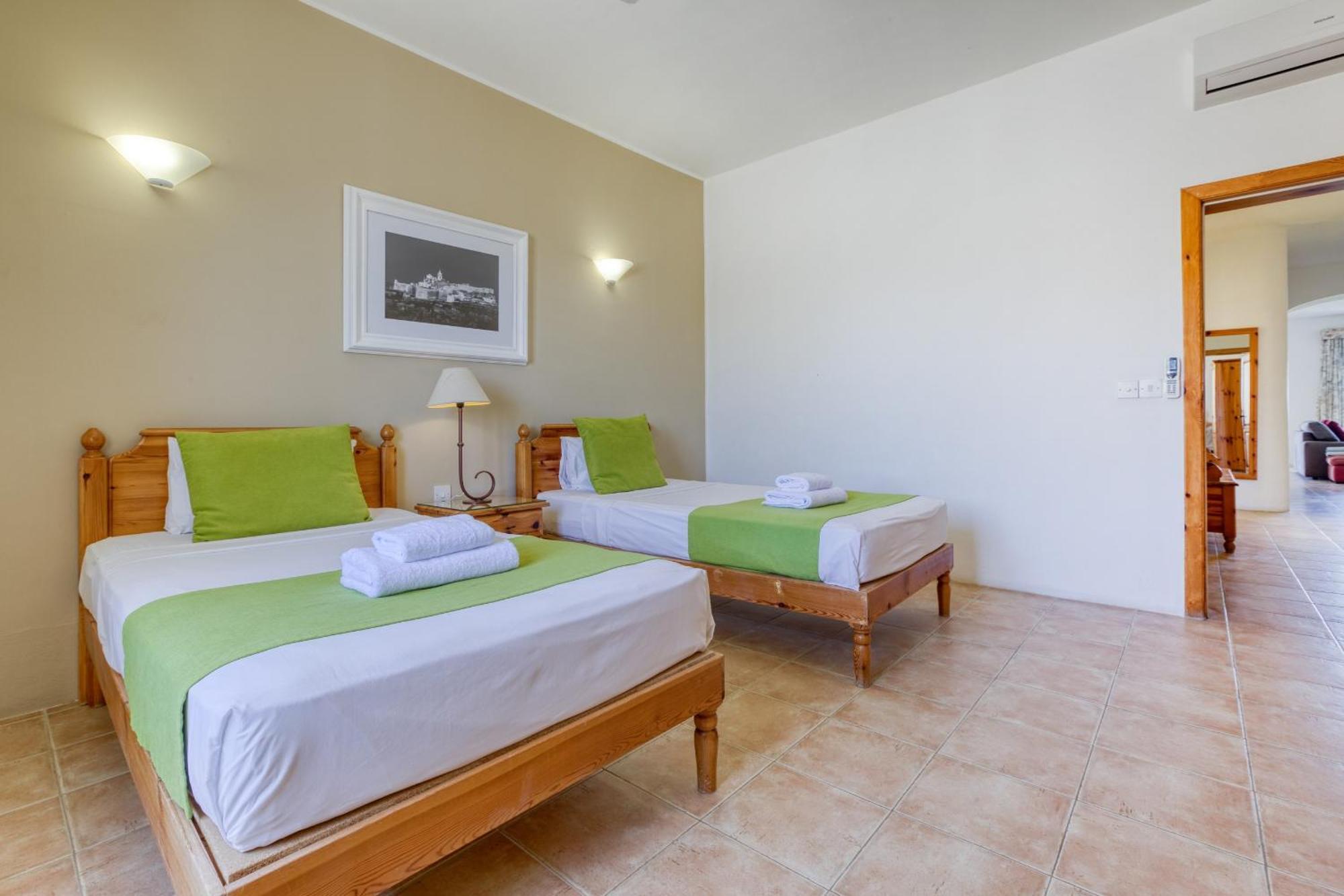 Ta Frenc Apartments Għasri Eksteriør billede