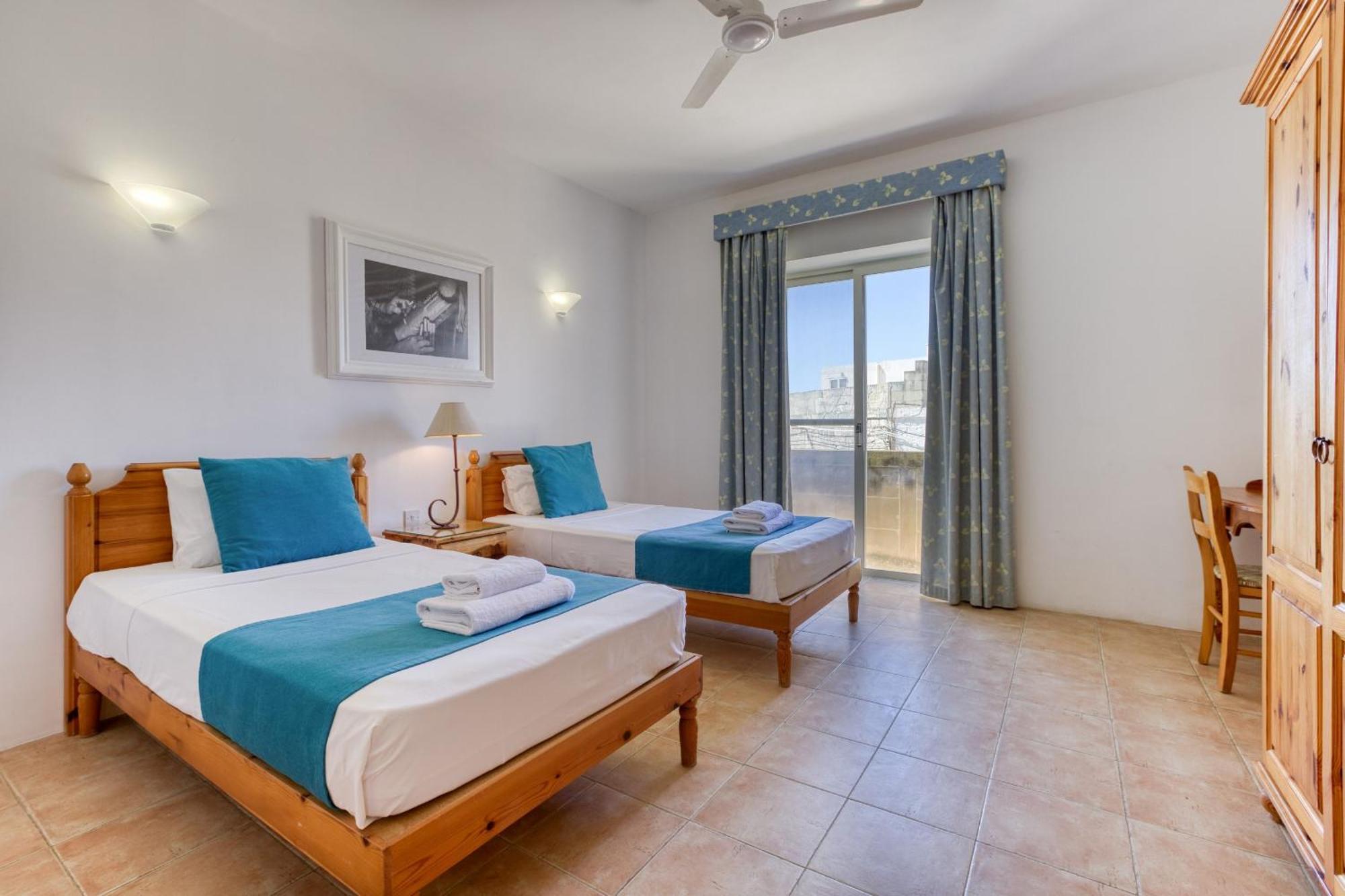 Ta Frenc Apartments Għasri Eksteriør billede